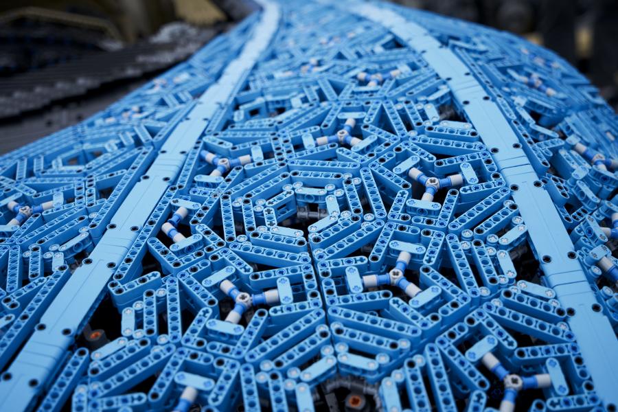 Детали экстерьера Bugatti Chiron by LEGO Technic 2018 года  (фото 7 из 8)